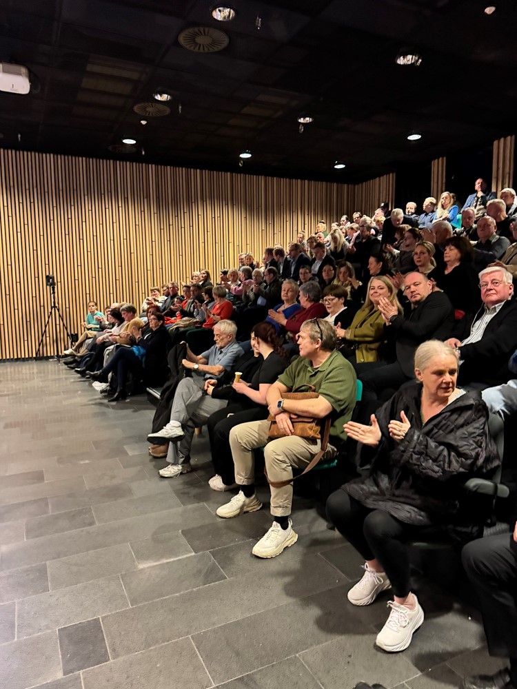 Alment orðaskifti um pensjónsaldurin - Smæran 8. apríl 2025